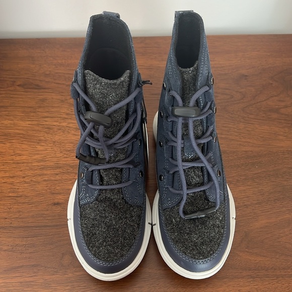 New SOREL kids explorer waterproof boots size 13, no box - Picture 3 of 7